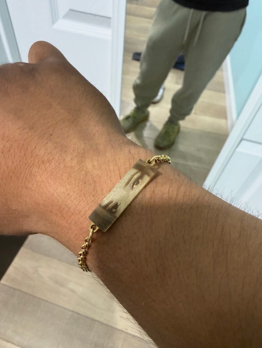 Customer photo review of Personalized Eye Photo Bracelet