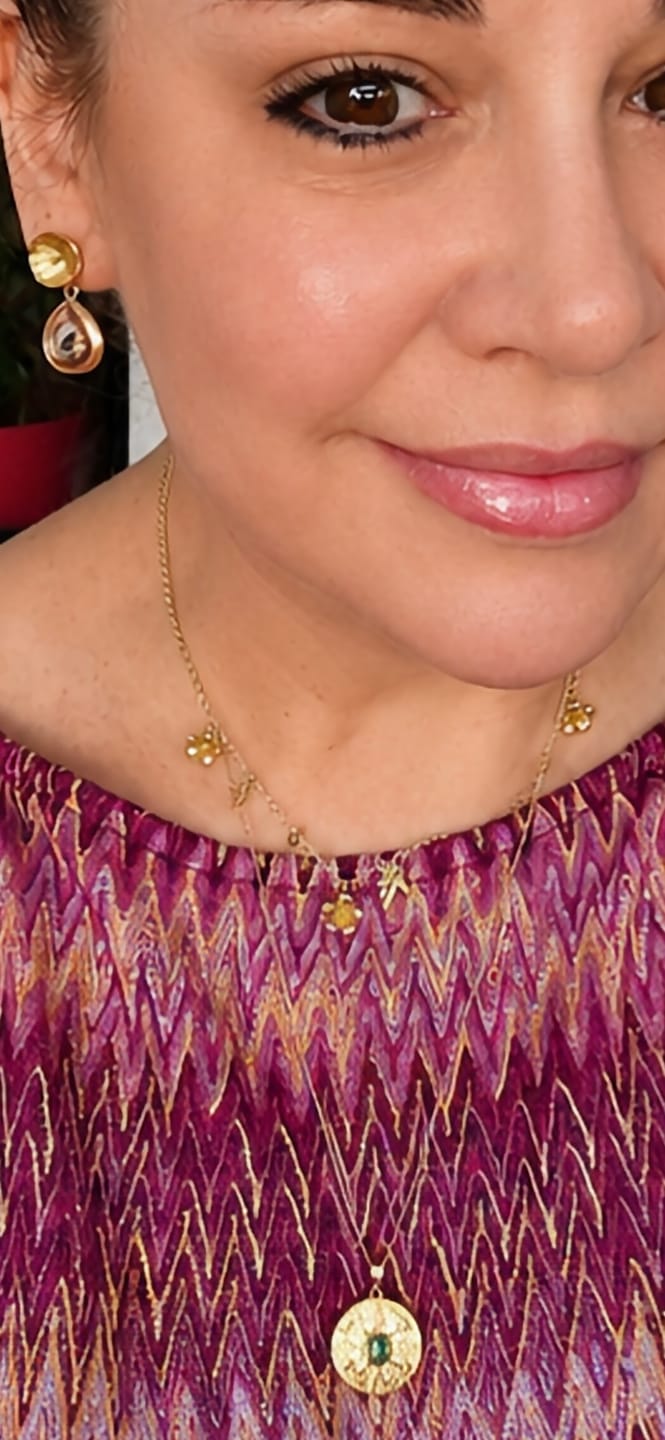 Customer photo review of Vergoldetes Lotusblatt als Ohrstecker mit funkelndem Tropfen in Champagner