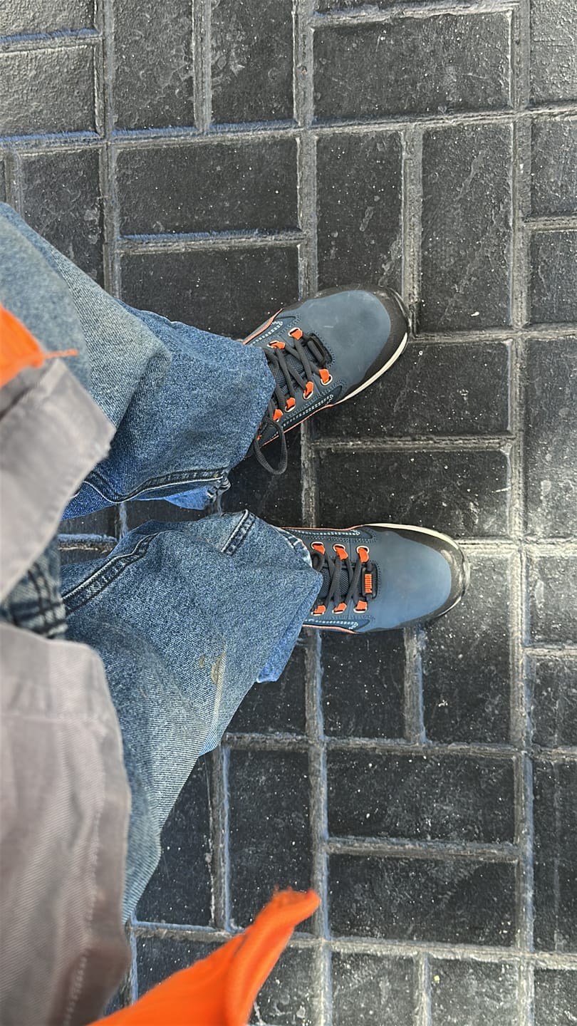 Customer photo review of ZAPATILLA DE SEGURIDAD CROSSTWIST MID