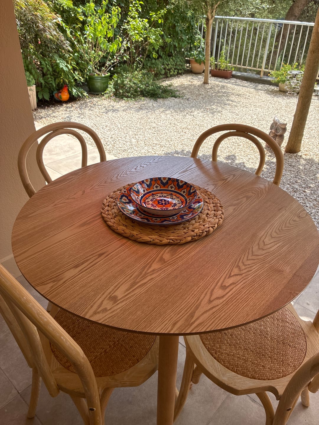Customer photo review of TRADITION - Table à manger ronde 4 personnes en pin massif D90 coloris naturel