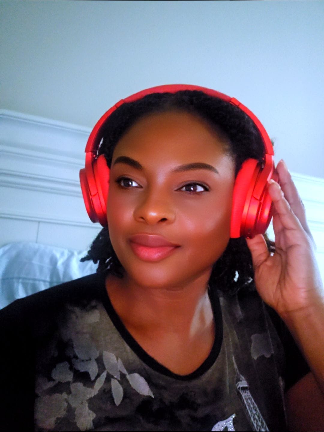Customer photo review of Clarity CL01 Noise Canceling Headphones with Travel Case- Red