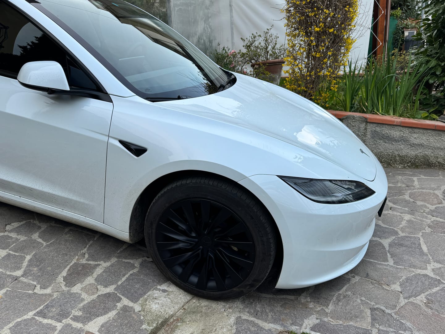 Customer photo review of INNOVACAR W1 QUICK DETAILER: A Fast-Acting Car Cleaner, Polish, and Protector