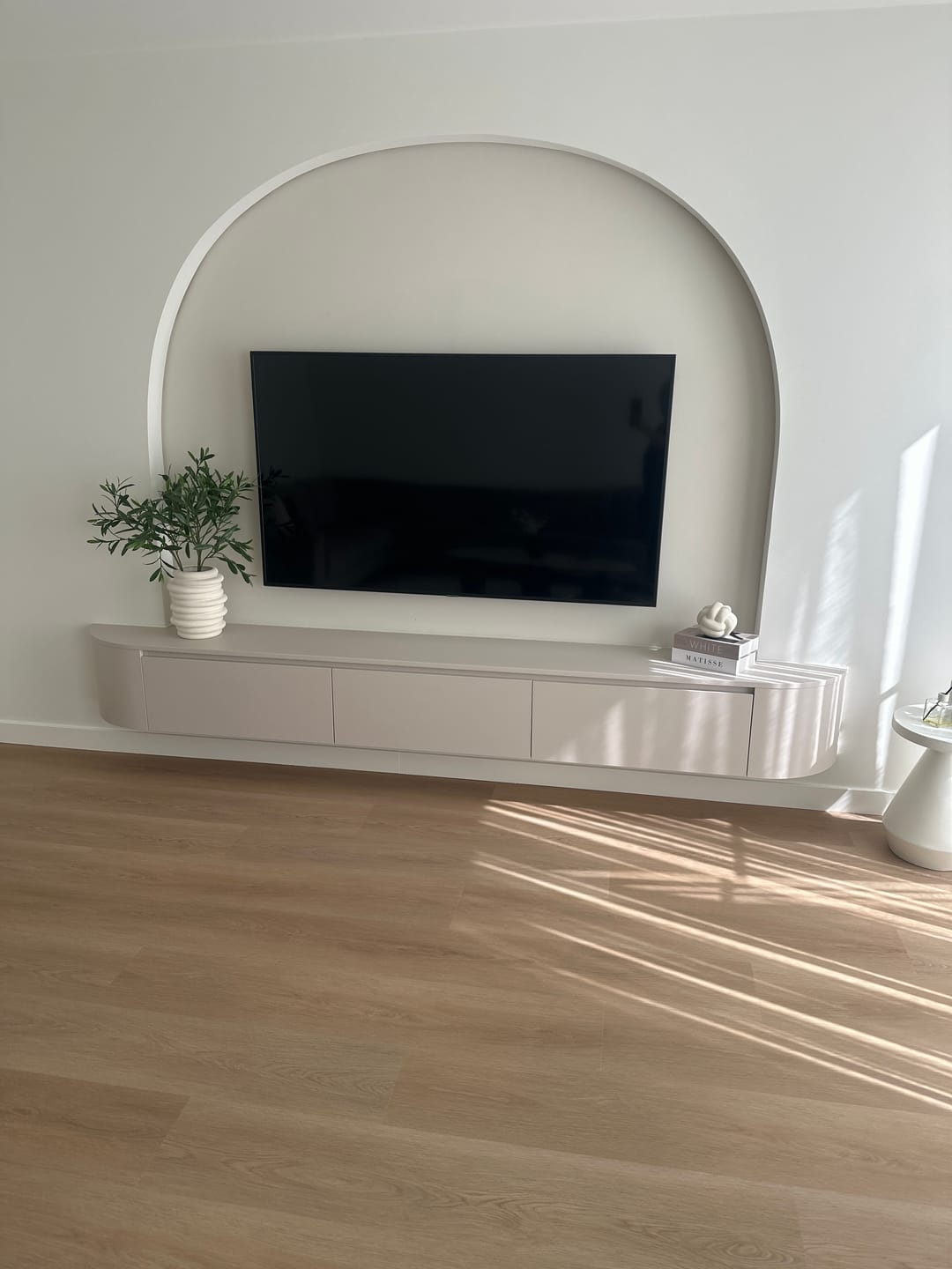 Customer photo review of Aura Japandi Tv-meubel 280 x 35 x 33 cm - Beige