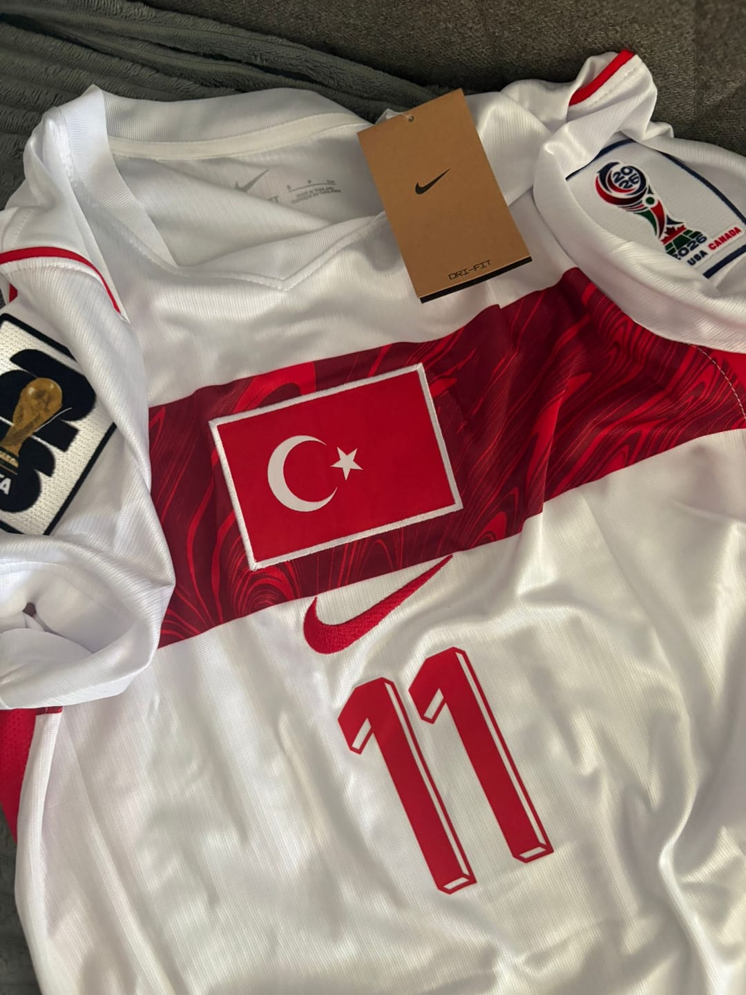 Customer photo review of Kenan Yıldız #11 Turkey Türkiye 2026 World Cup Away White KIDS Football Jersey