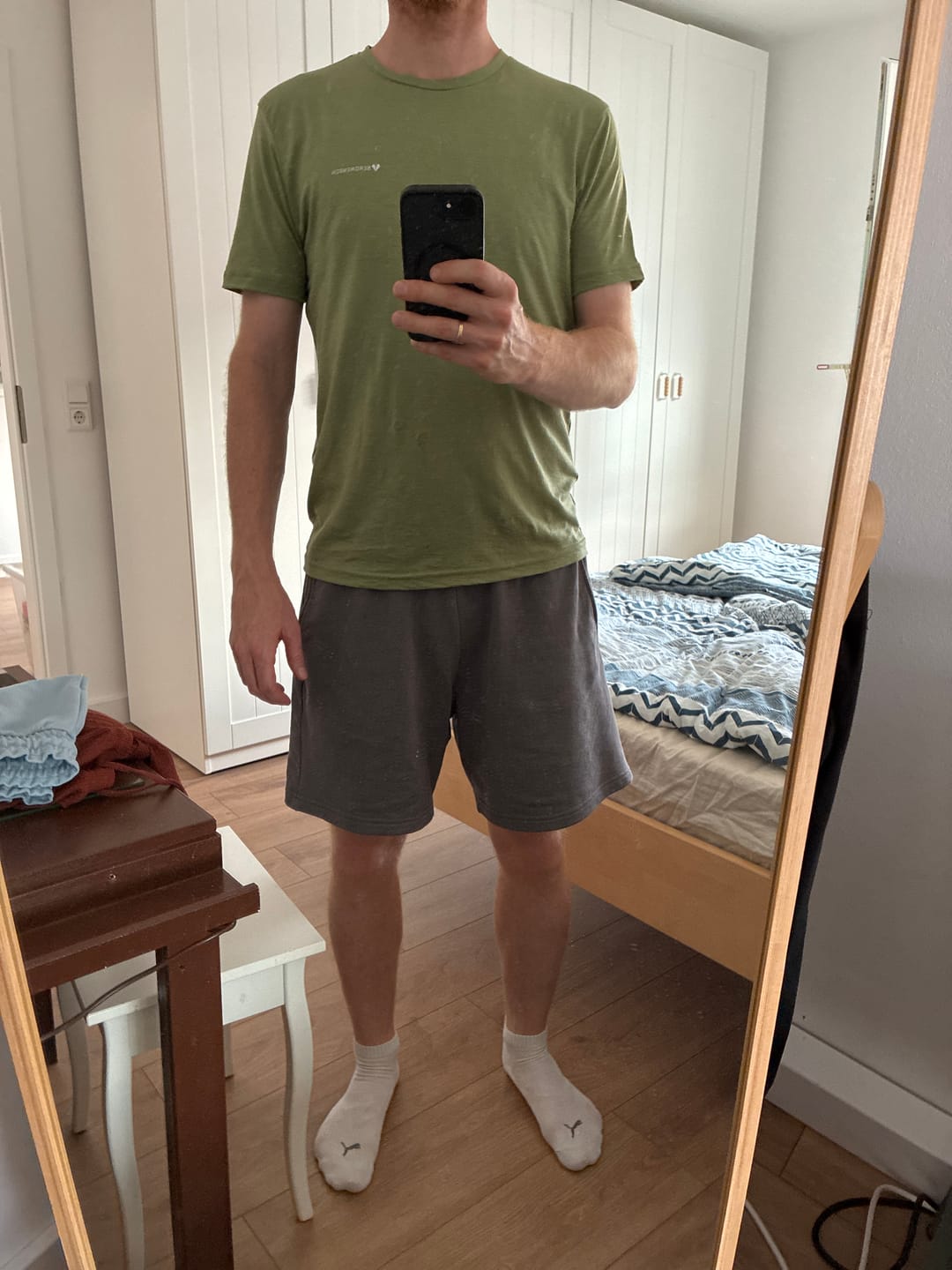 Customer photo review of Herren Essential Merino Shirt