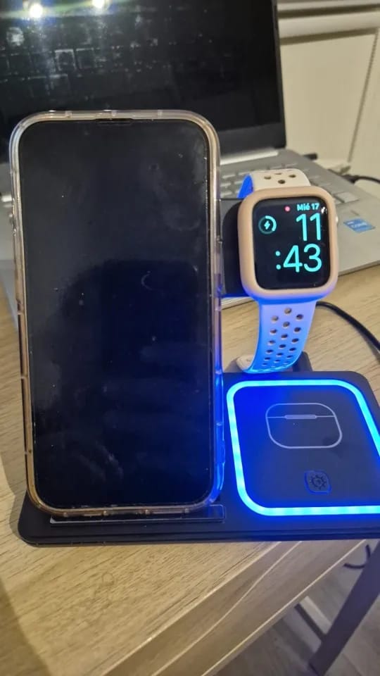 Customer photo review of Foldable Phone Wireless Charger