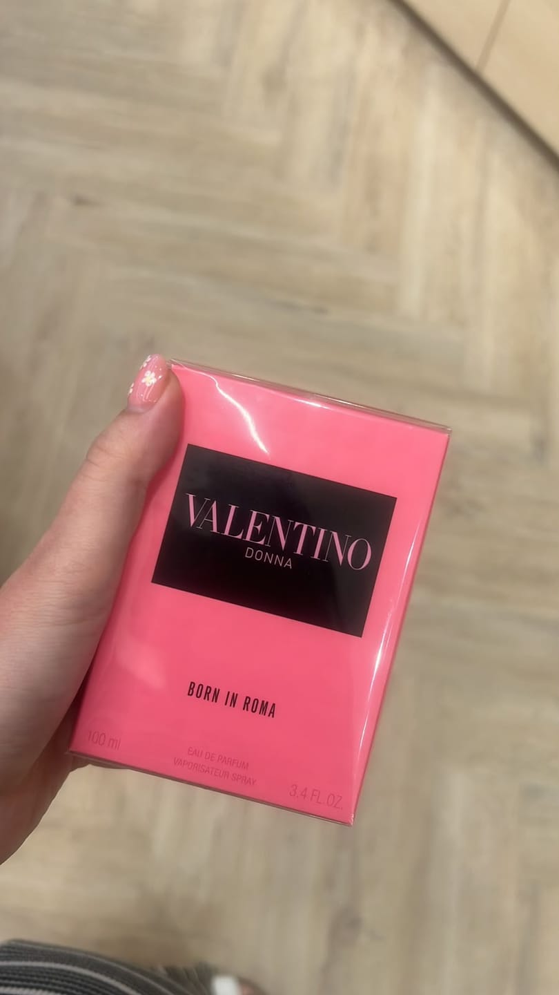 Customer photo review of Valentino - Born In Roma (Eau de Parfum) | 100 ML