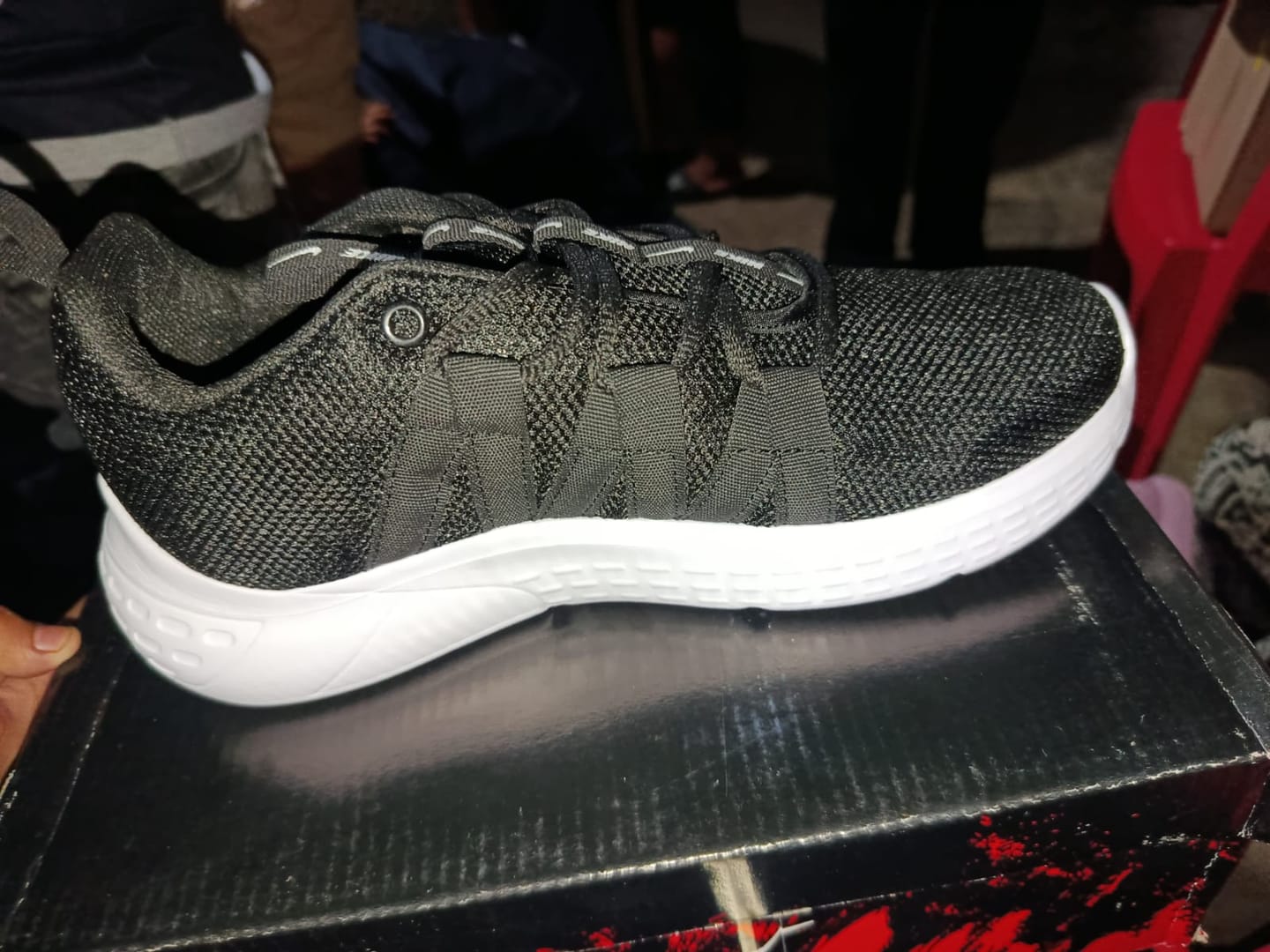 Customer photo review of Tenis Zoom Negro Blanco