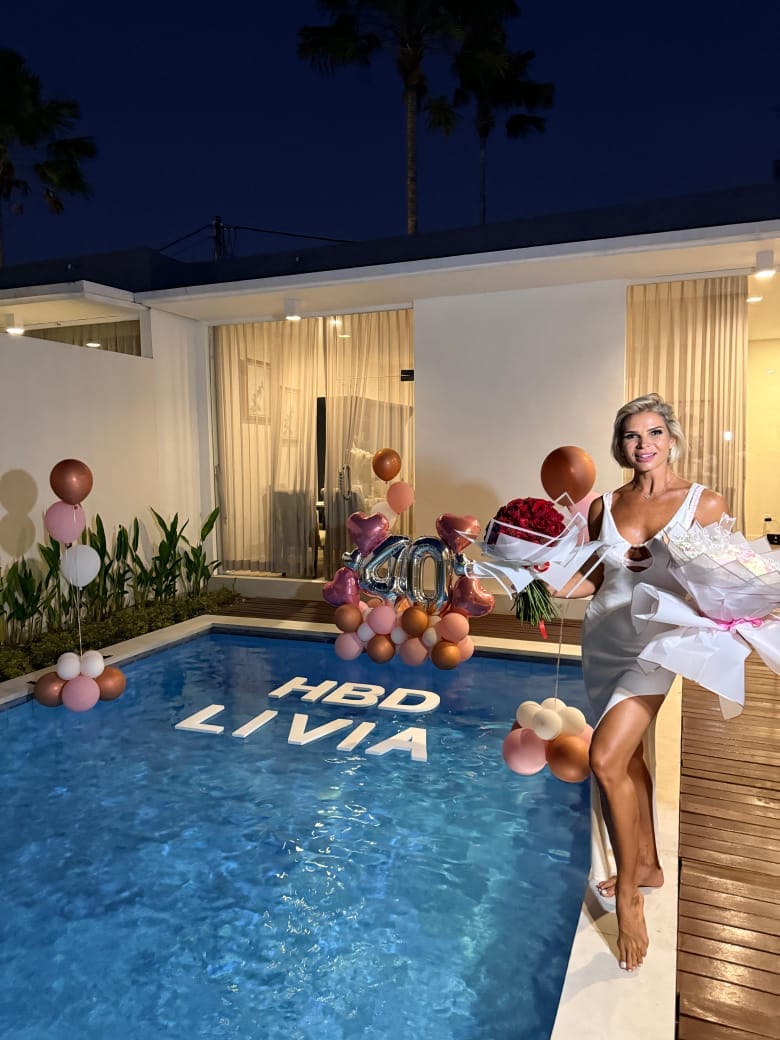 Customer photo review of 🎈 Pool Balloon Decoration Setup