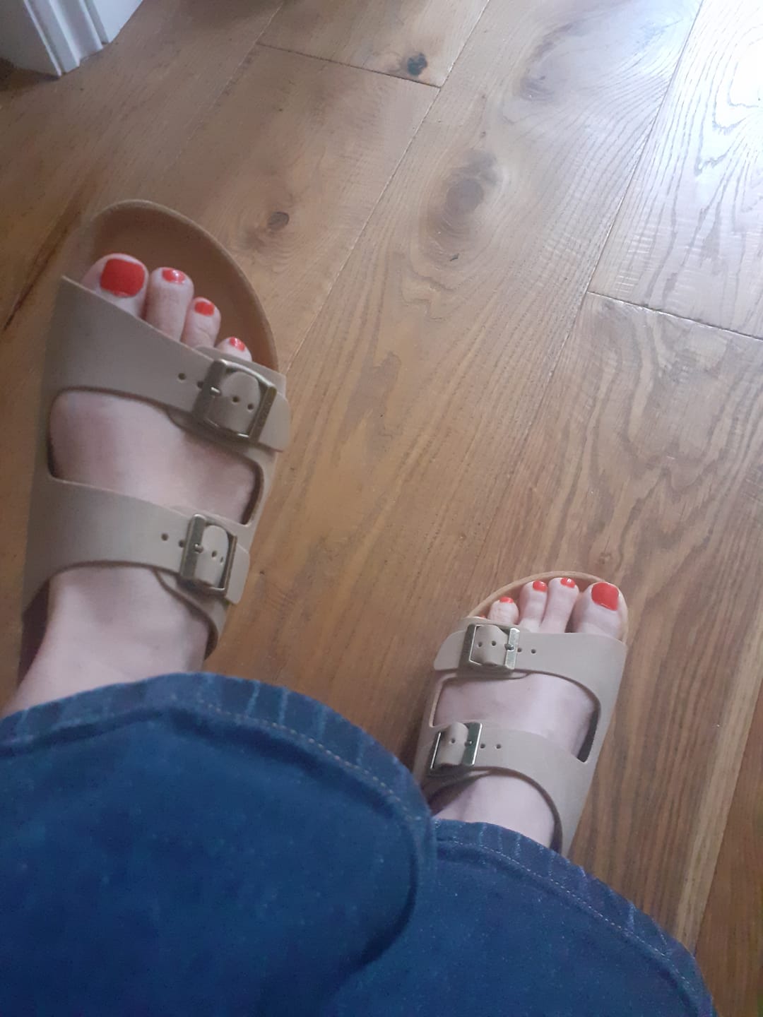 Customer photo review of Mango Comfort Footbed Sandals