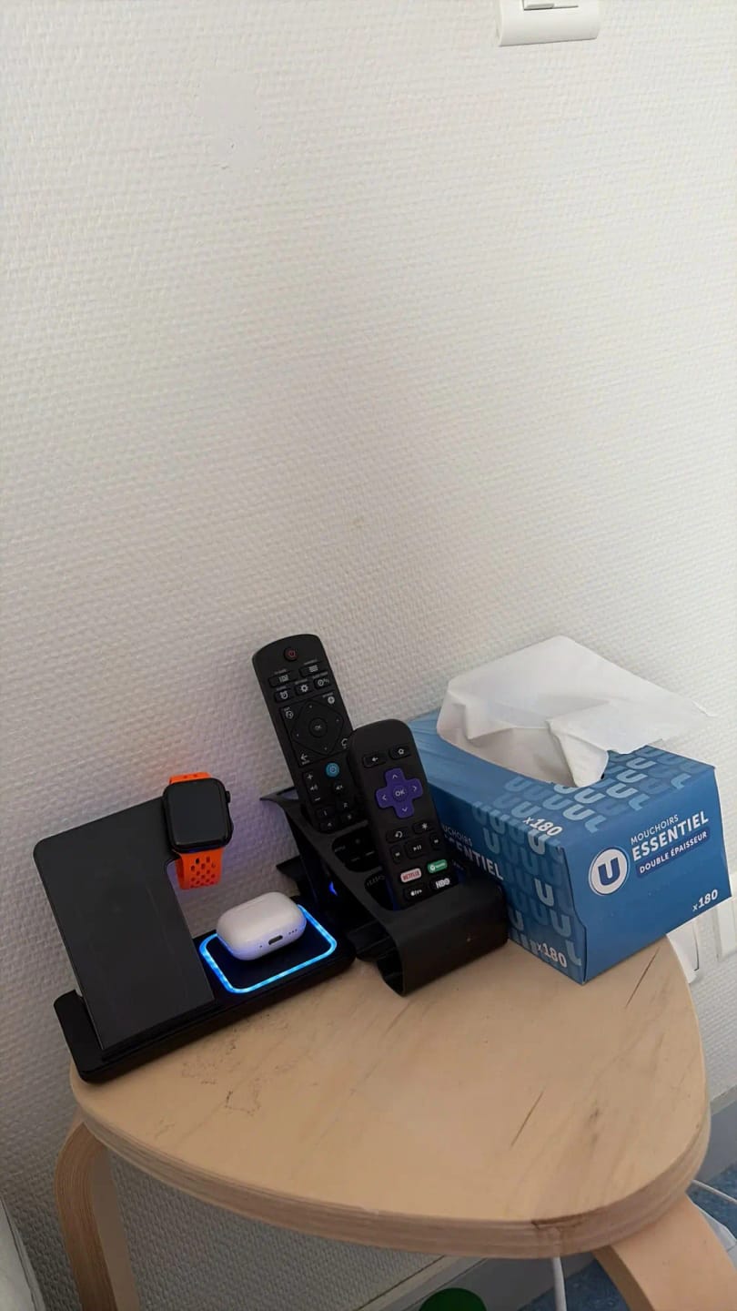 Customer photo review of Foldable Phone Wireless Charger