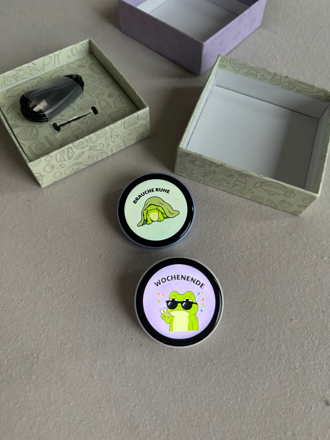 Customer photo review of MoodyTag