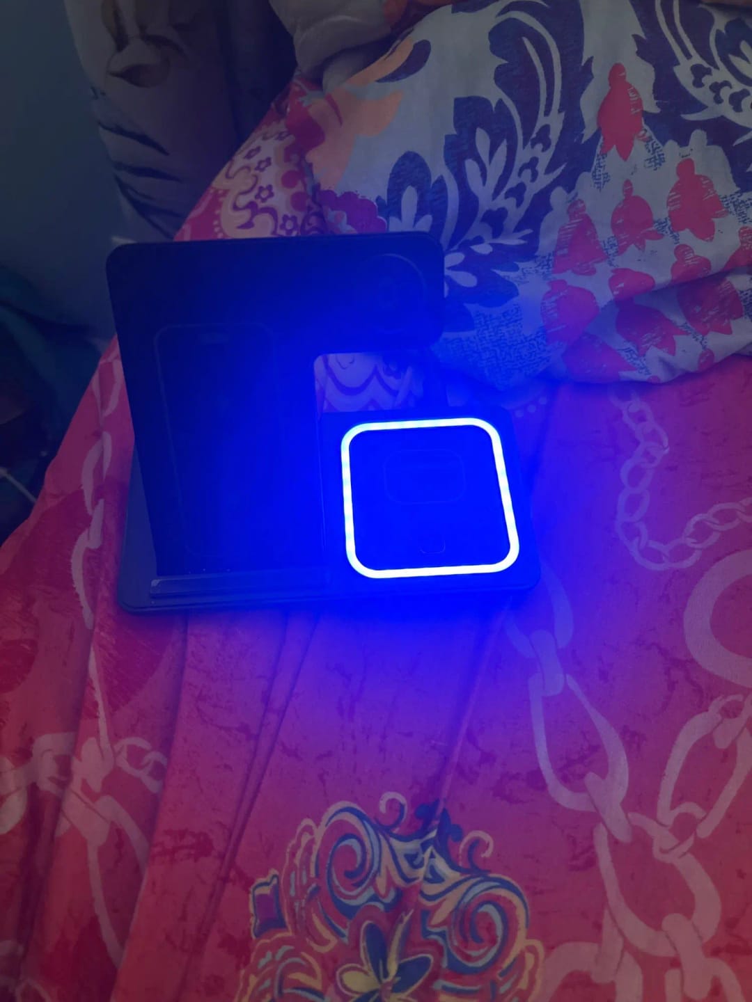 Customer photo review of Foldable Phone Wireless Charger