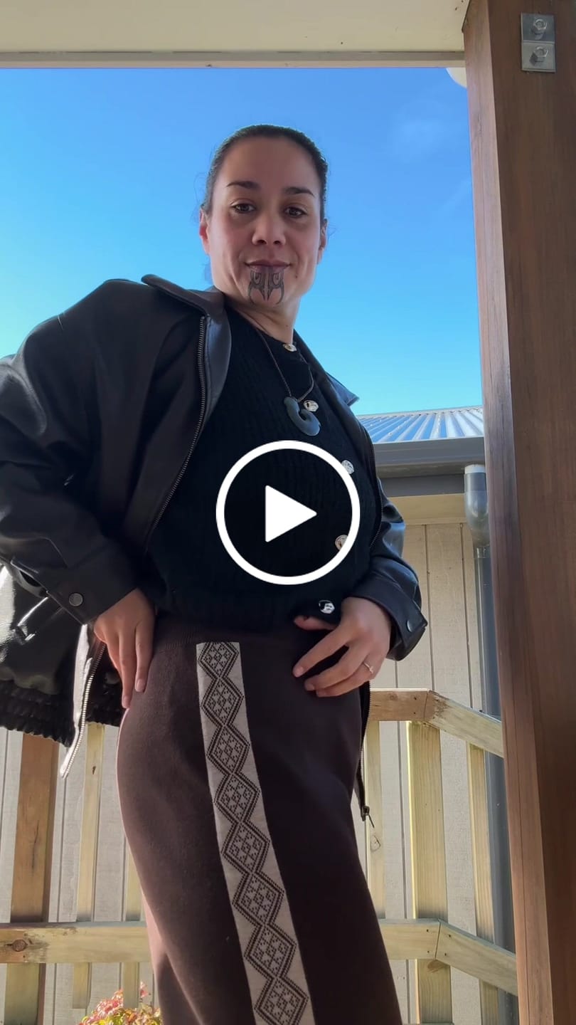 Customer video review of Waharua Kōpito Parauri/One-tea Tarau (Brown/Natural Pants)