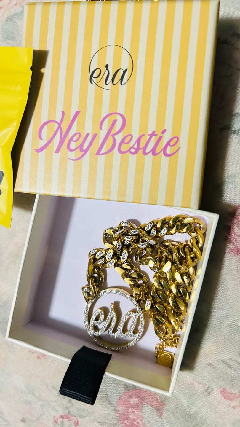 Customer photo review of Era Luxe Gold Choker