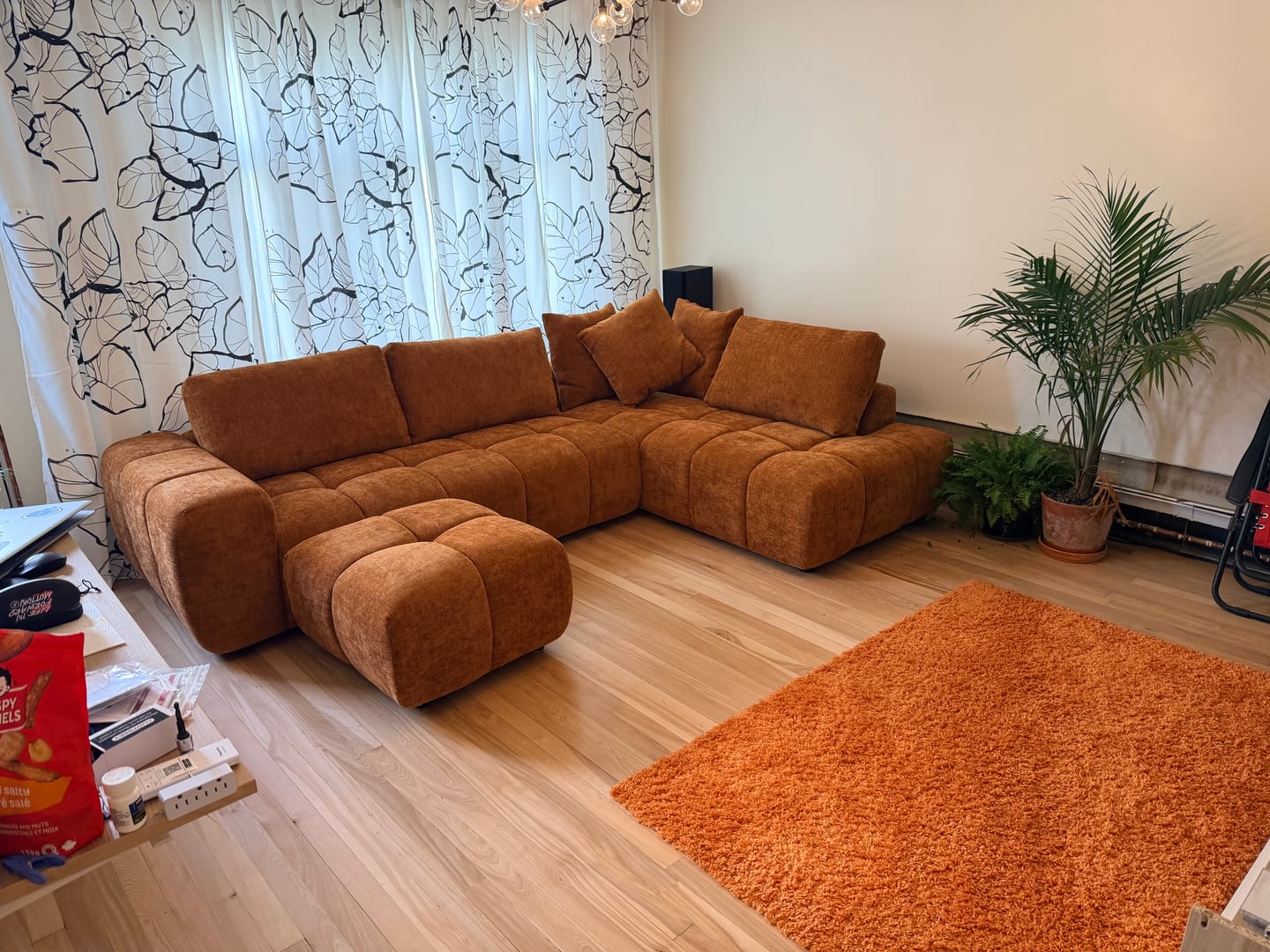 Customer photo review of OLIVIA - Sofa sectionnel 120" orange