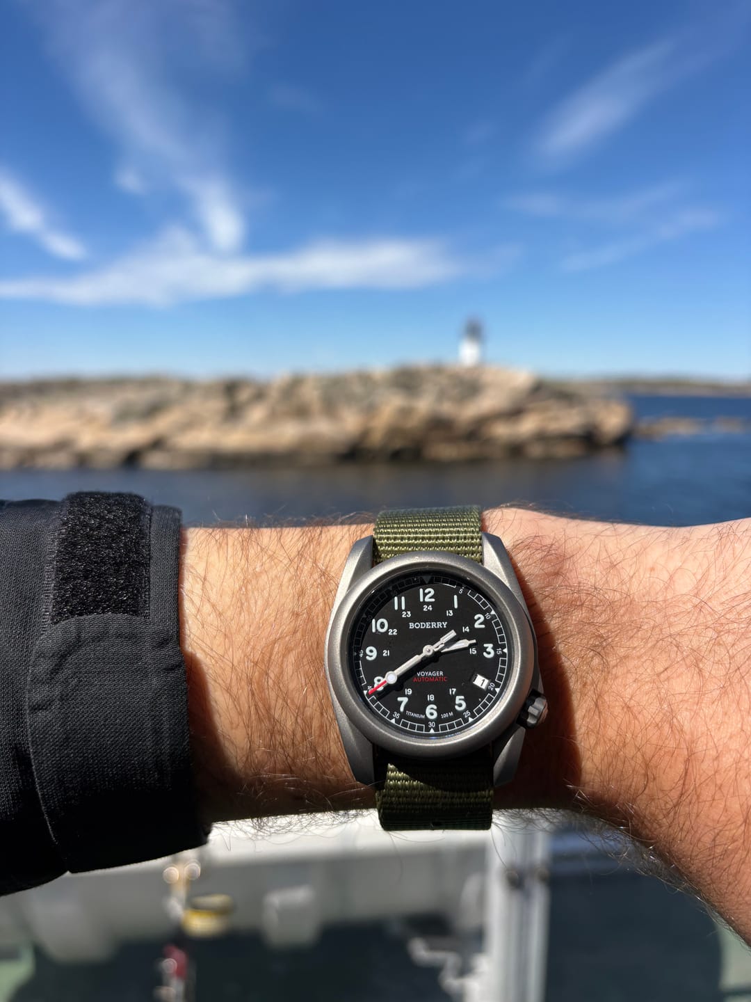 Customer photo review of VOYAGER - 100M Waterproof Titanium Automatic Field Watch | Black-bracelet