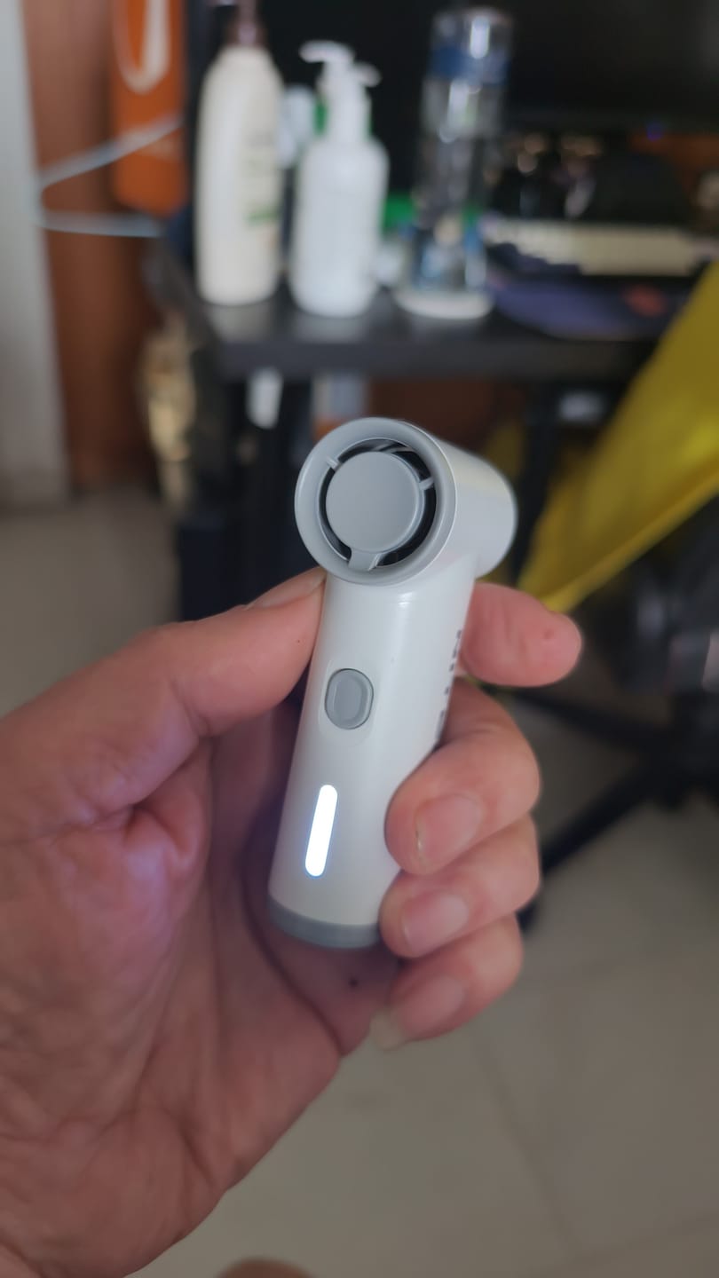 Customer photo review of NEF Nano - Palm-Sized High-Speed Handheld Fan