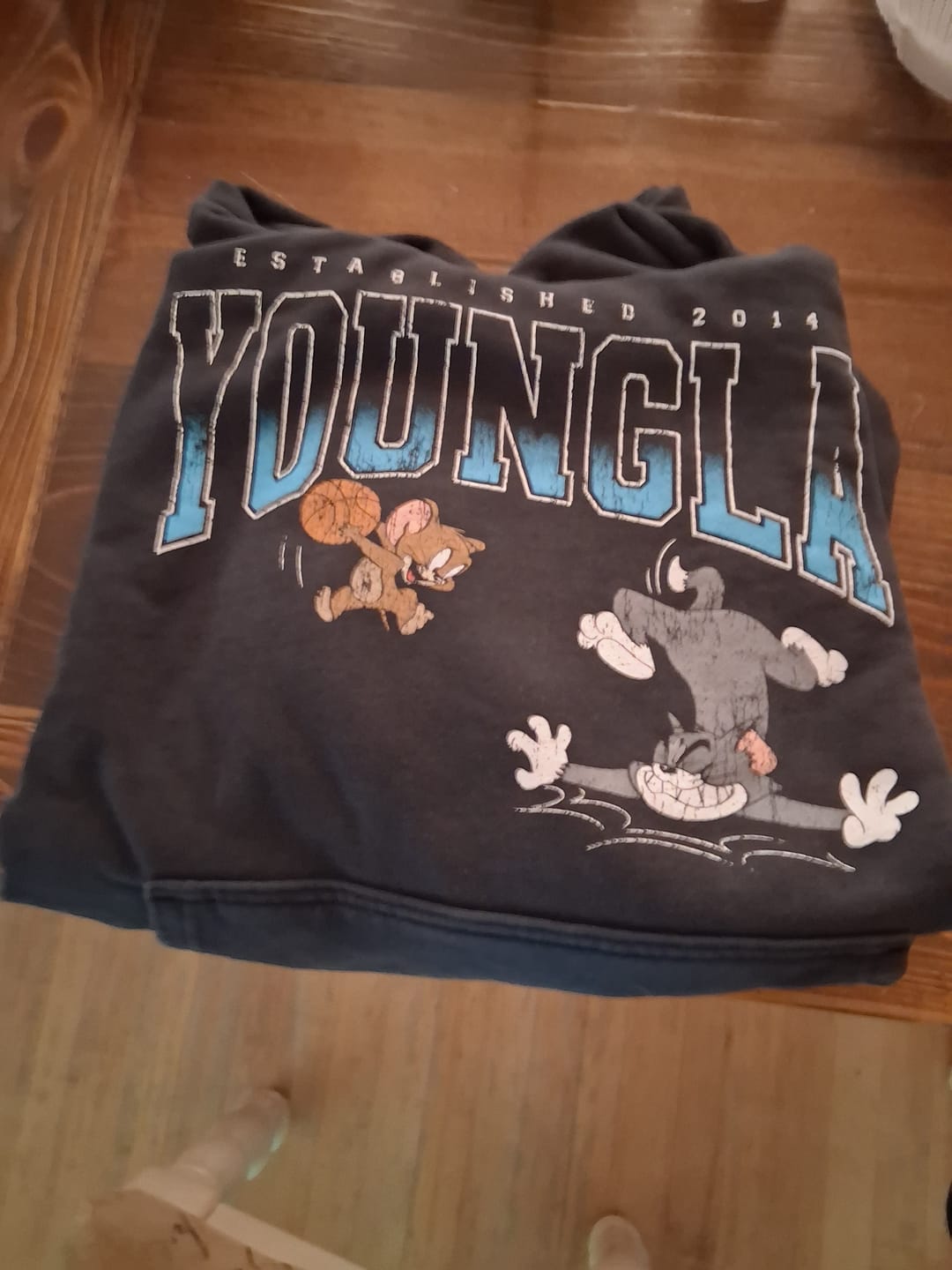 Customer photo review of 5047 - Tom & Jerry Pullover