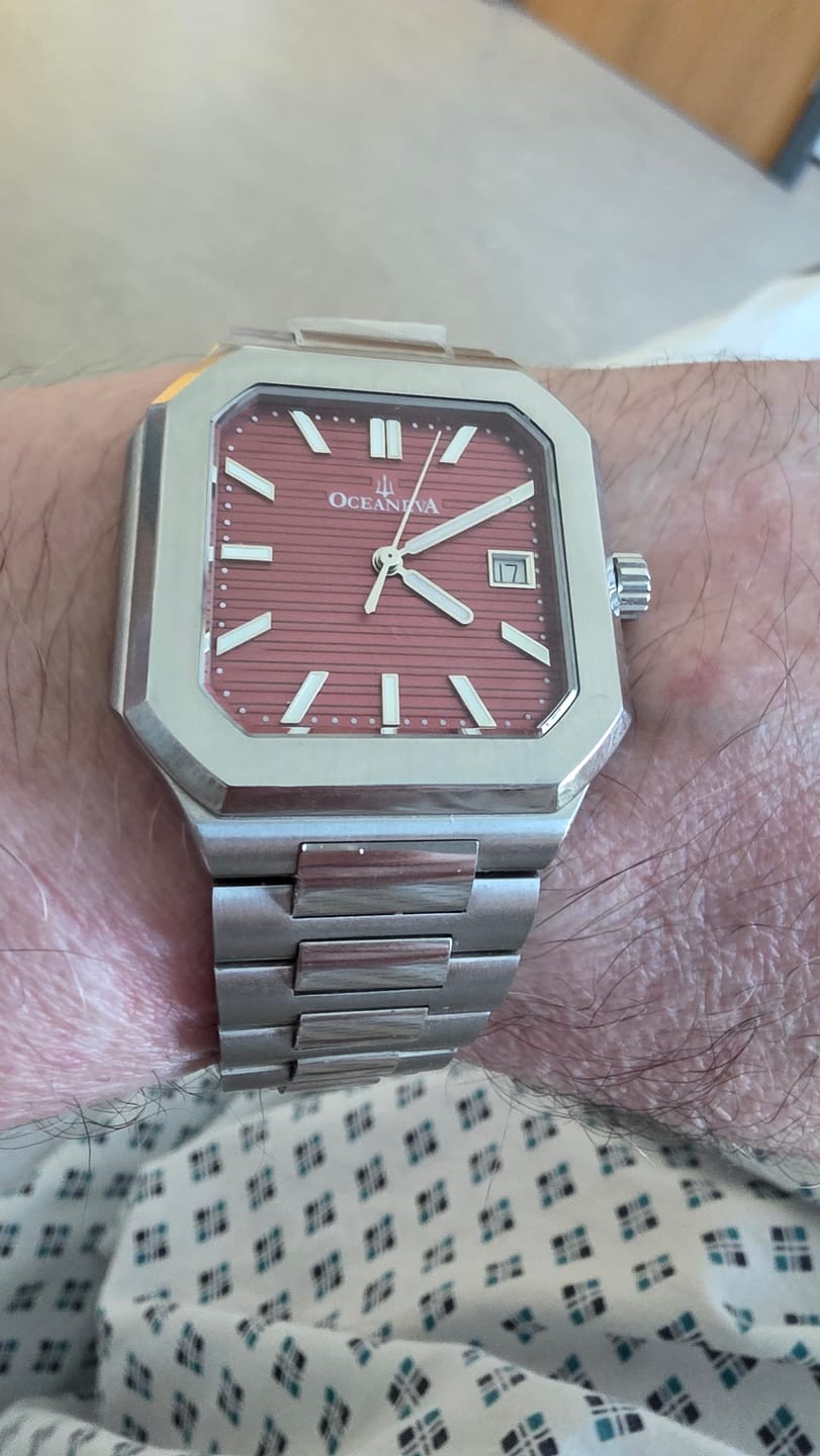 Customer photo review of Oceaneva Mens Tenuis Ultra-Thin Swiss Movement Automatic Thin Watch Burgandy