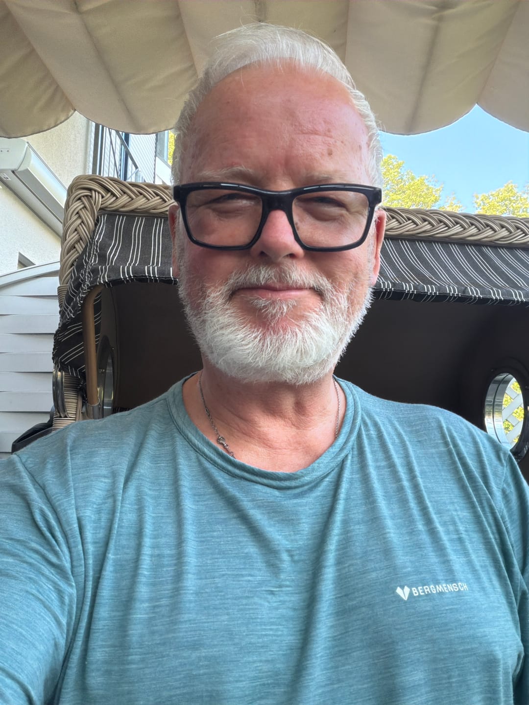 Customer photo review of Logo Basic - Unisex Merino CloudBlend Shirt
