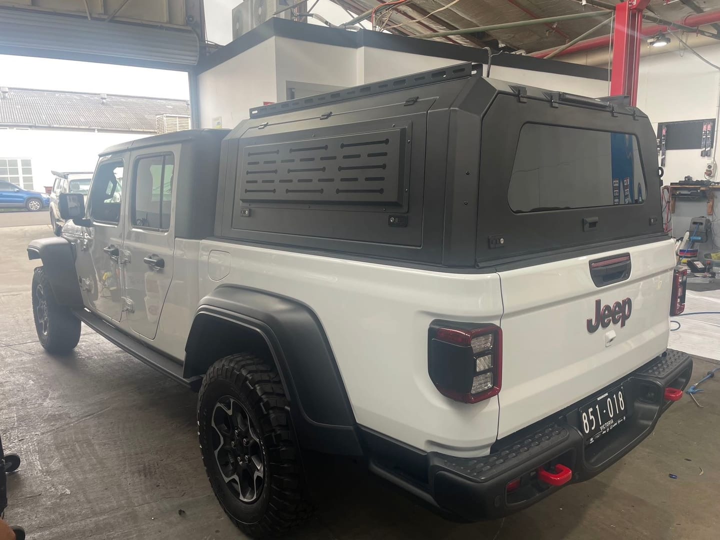 Customer photo review of Aluminum Tub Canopy For Jeep Gladiator