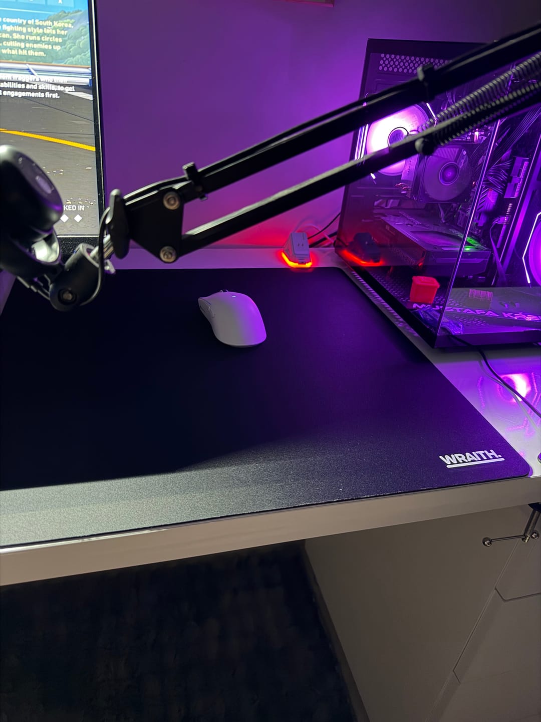 Customer photo review of Wraith Blade X Semi-Hard Mousepad
