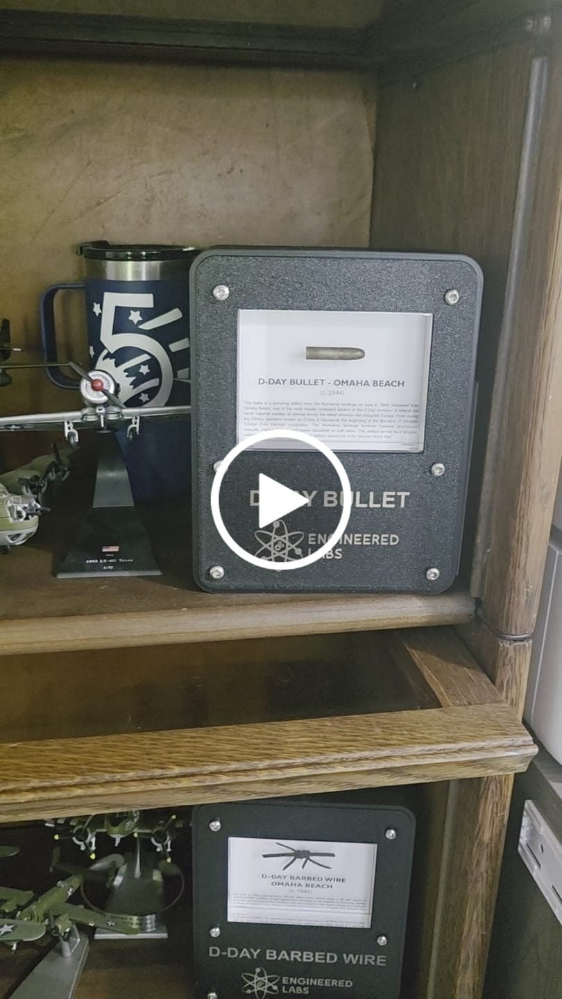 Customer video review of Customizable 3D Printed Light Display for Acrylic Artifacts