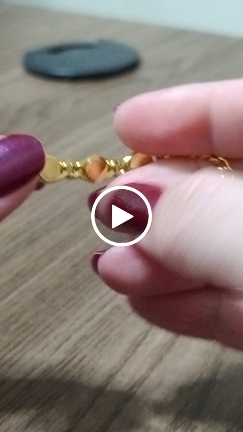 Customer video review of Pulseira Chloé Banhado em Ouro 18k