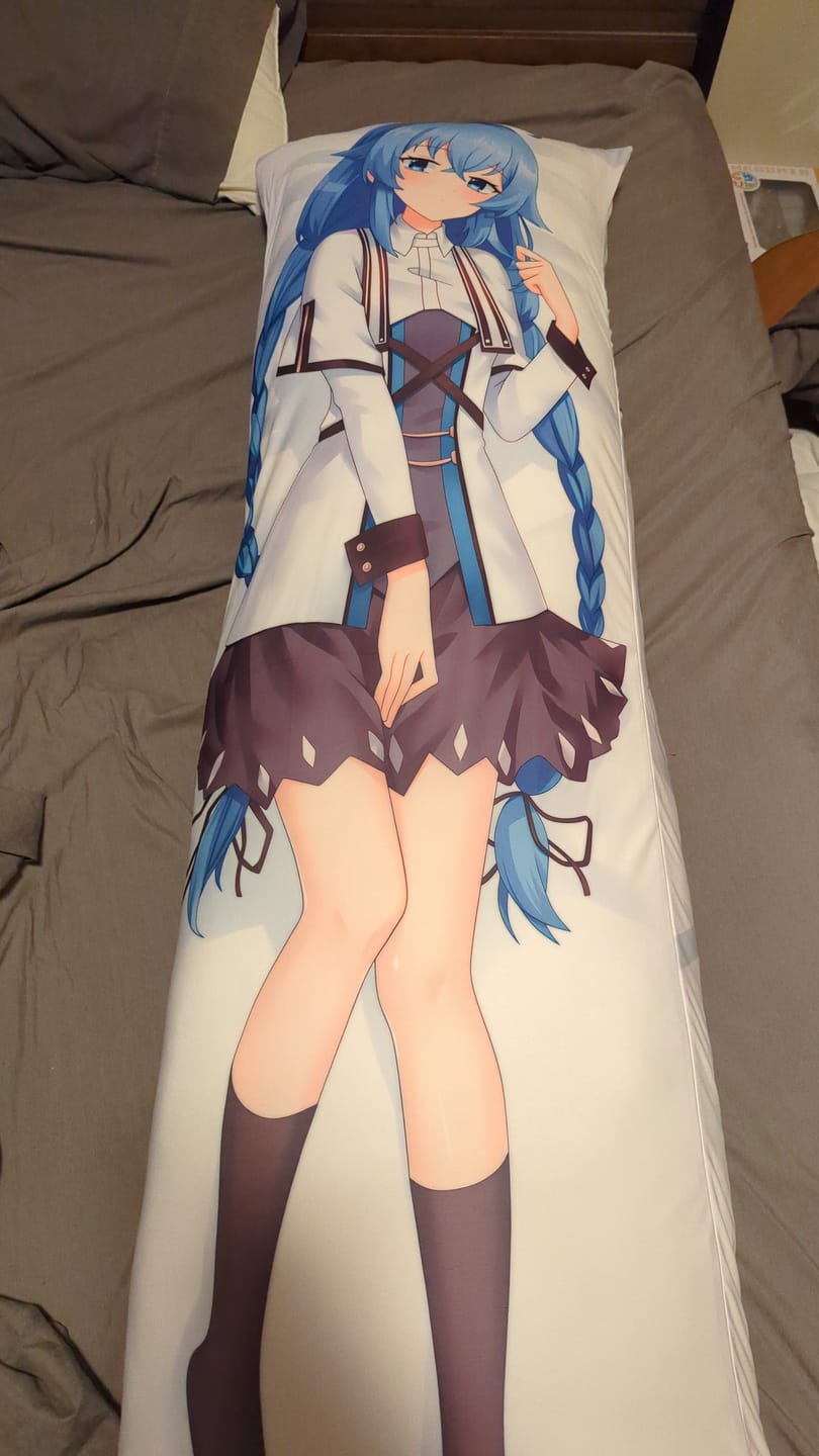 Customer photo review of Roxy Body Pillow  Roxy Jobless Reincarnation
