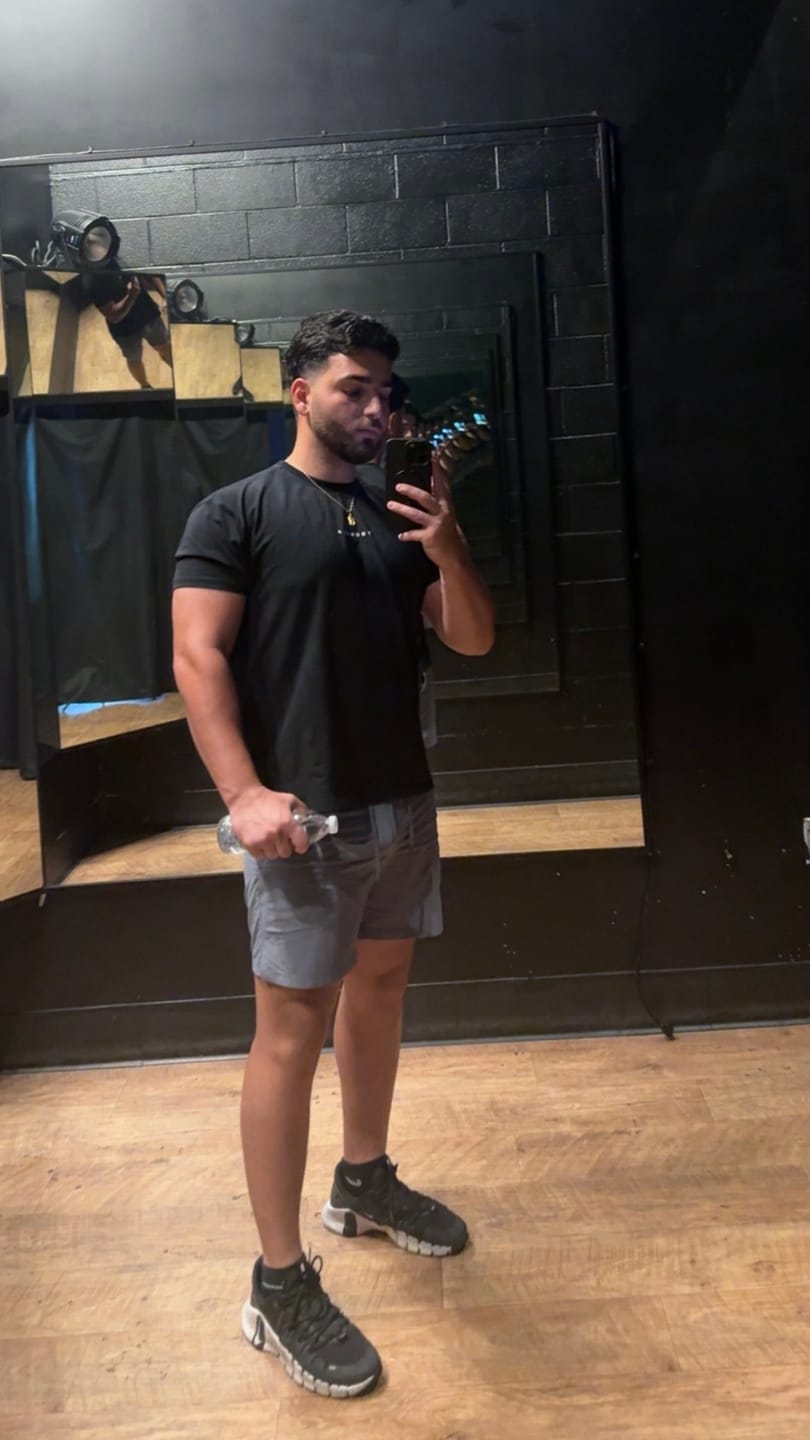 Customer photo review of 401 Essential Jacked Tees