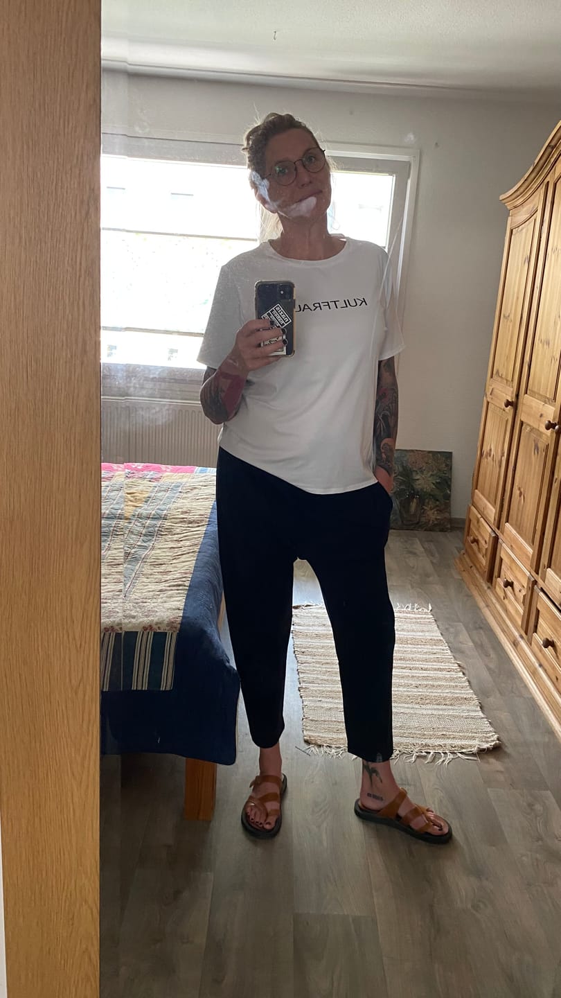 Customer photo review of HANNA.K Tapered Sweathose
