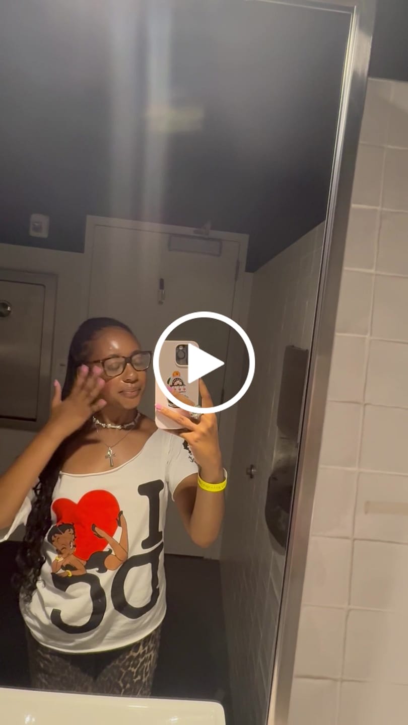 Customer video review of I <3 DC OFF THE SHOULDER TOP