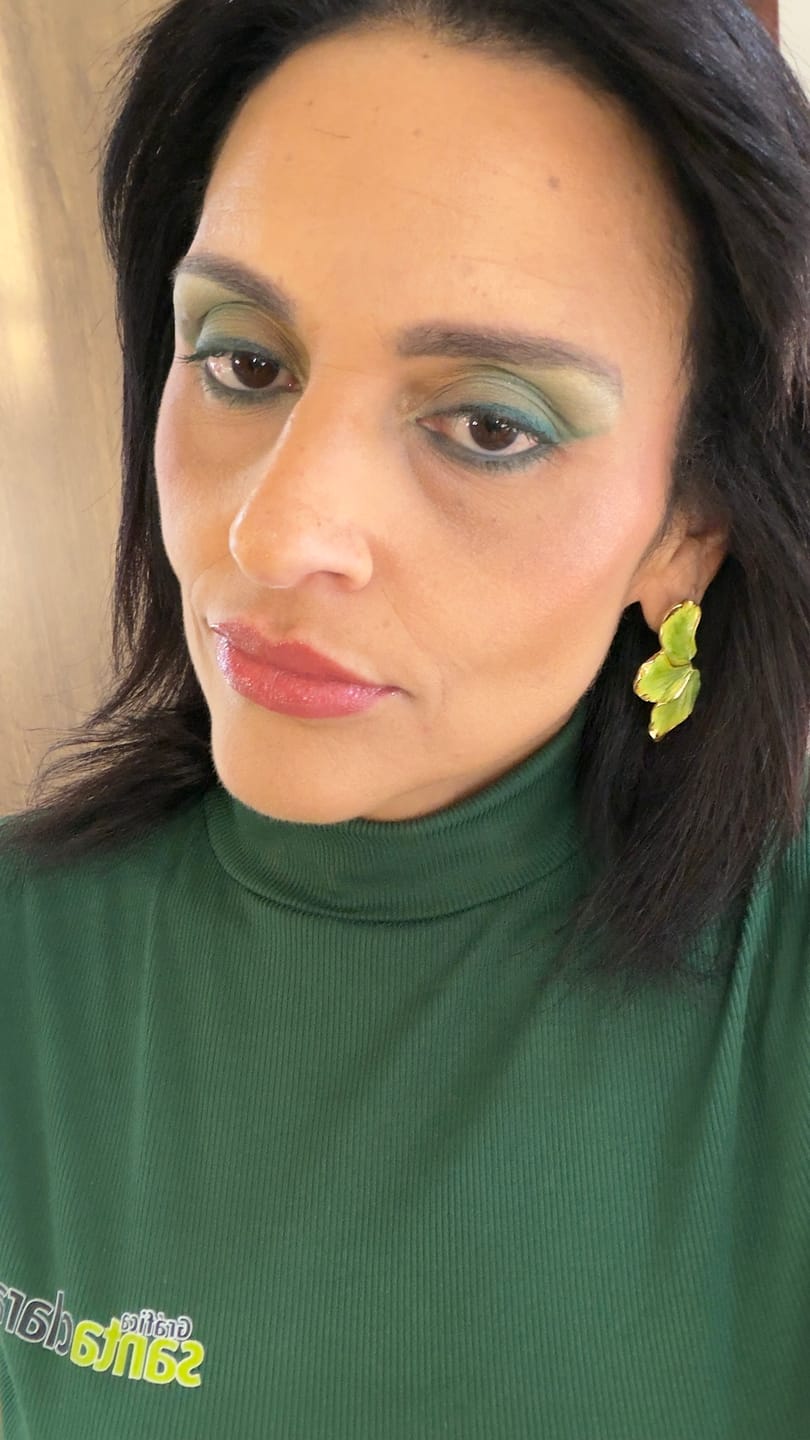 Customer photo review of Máscara Para Cílios Big No Panda Olive Green - Vizzela - Verde
