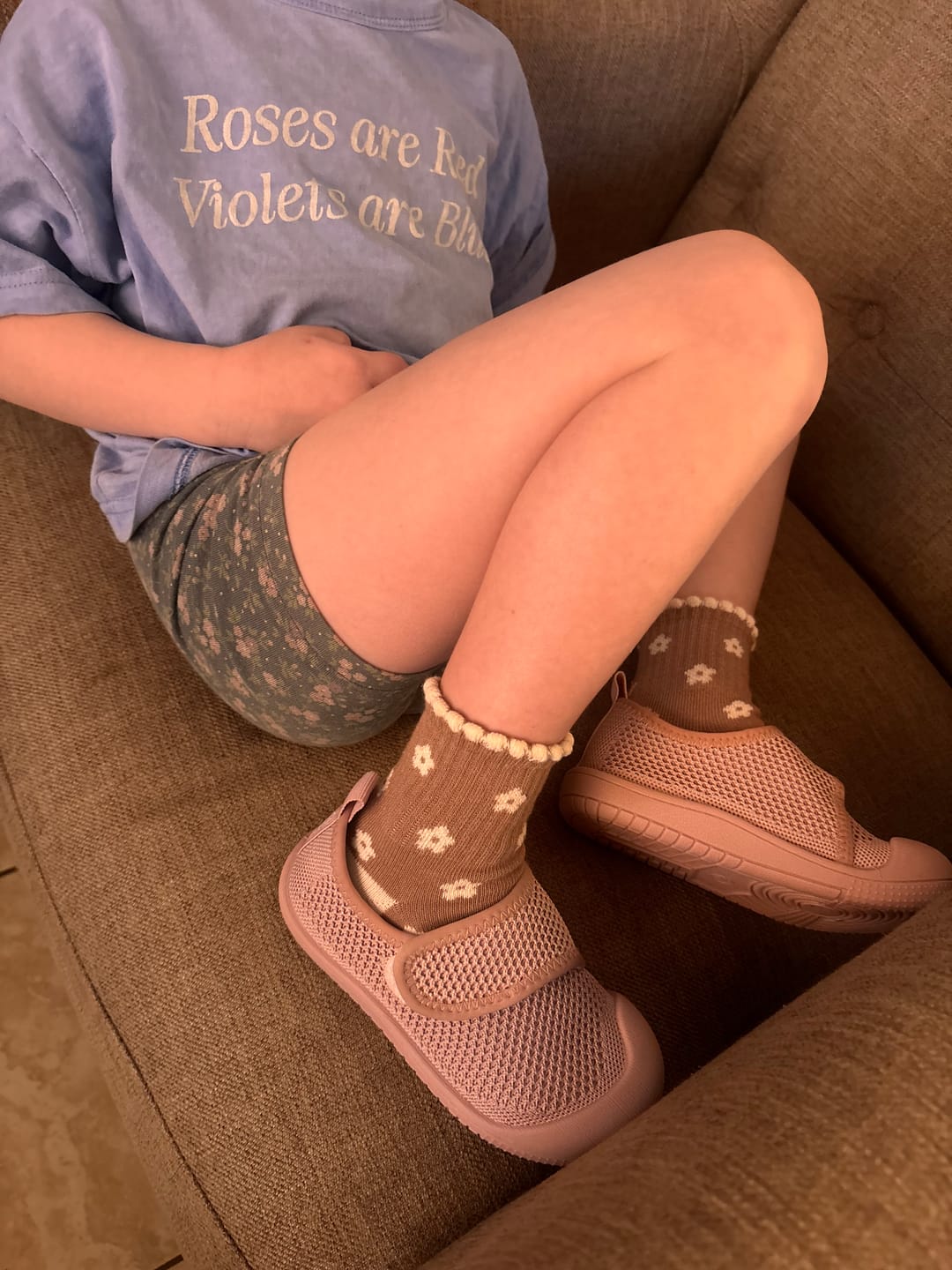 Customer photo review of SOHLS® Velcro MOVE Toddler Shoe – Dusty Rose