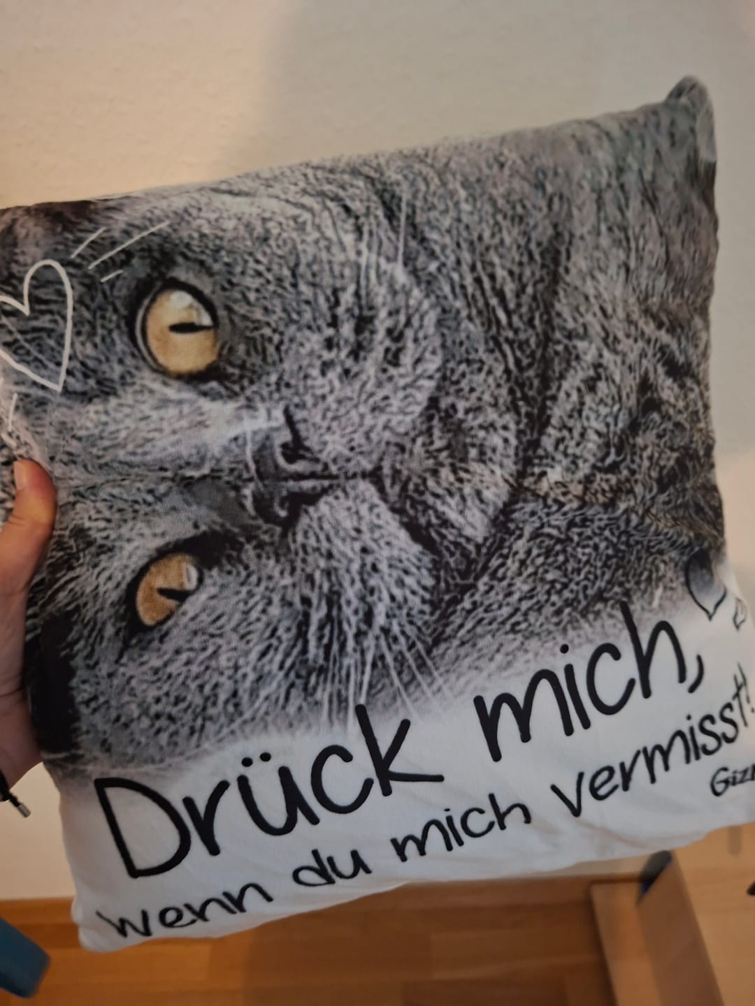 Customer photo review of Personalisiertes Kissen - Drück mich, wenn du mich vermisst