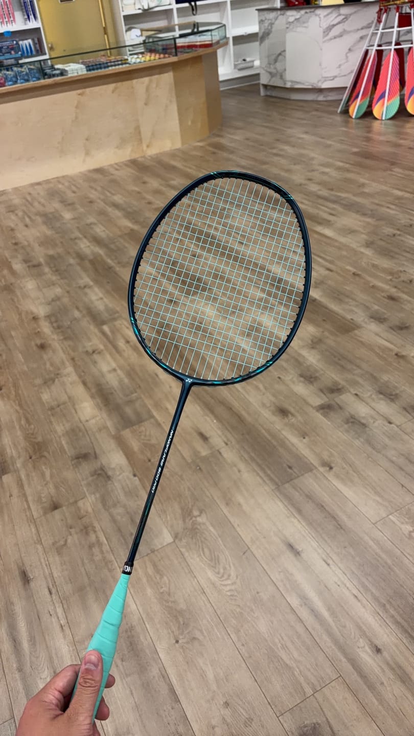 Customer photo review of Yonex Nanoflare 800 Pro Unstrung Badminton Racket [Deep Green]
