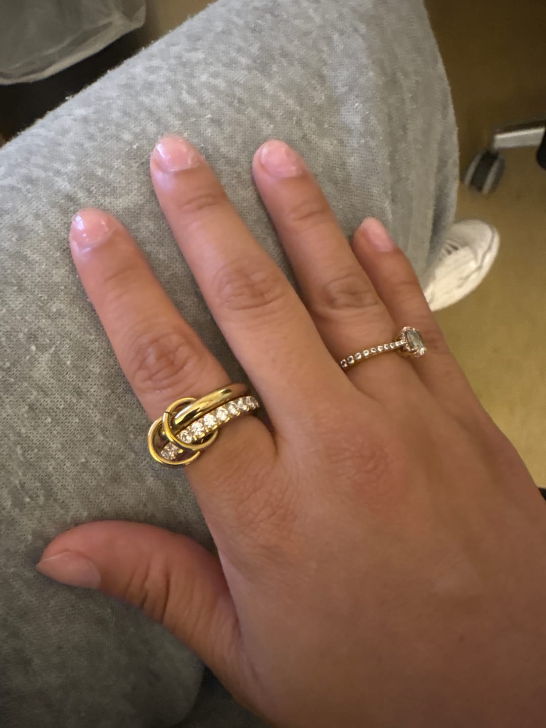 Customer photo review of Pave Infinity Flow Ring 18K Vergoldet
