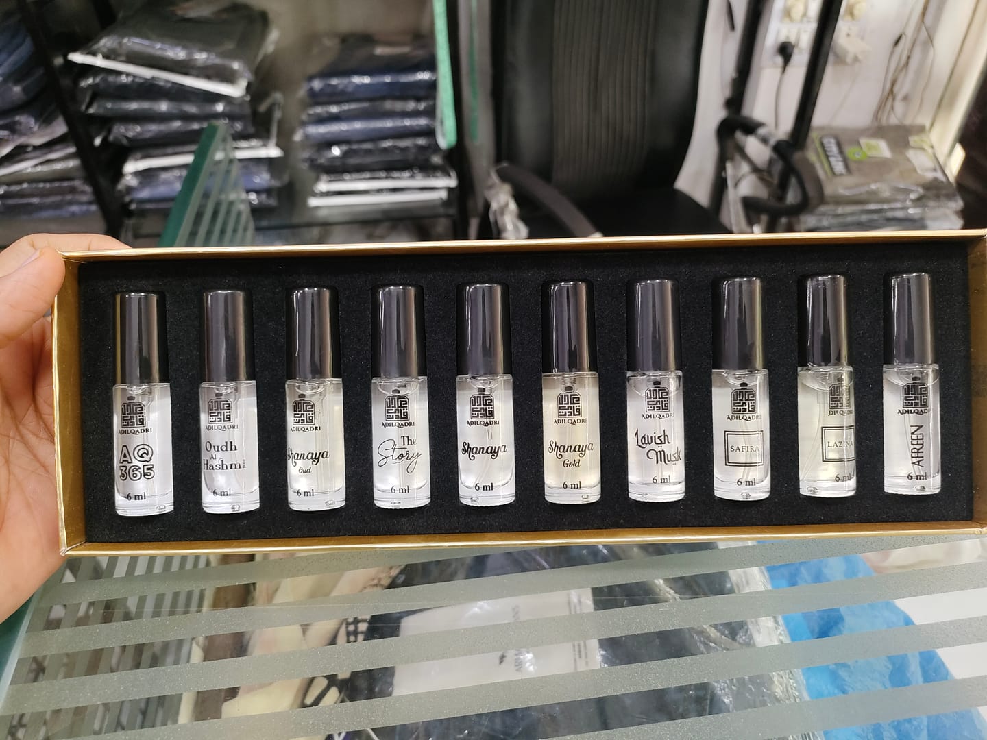 Customer photo review of Perfume Sample Discovery Set – 10 Mini Perfume Sprays (6ml Each)