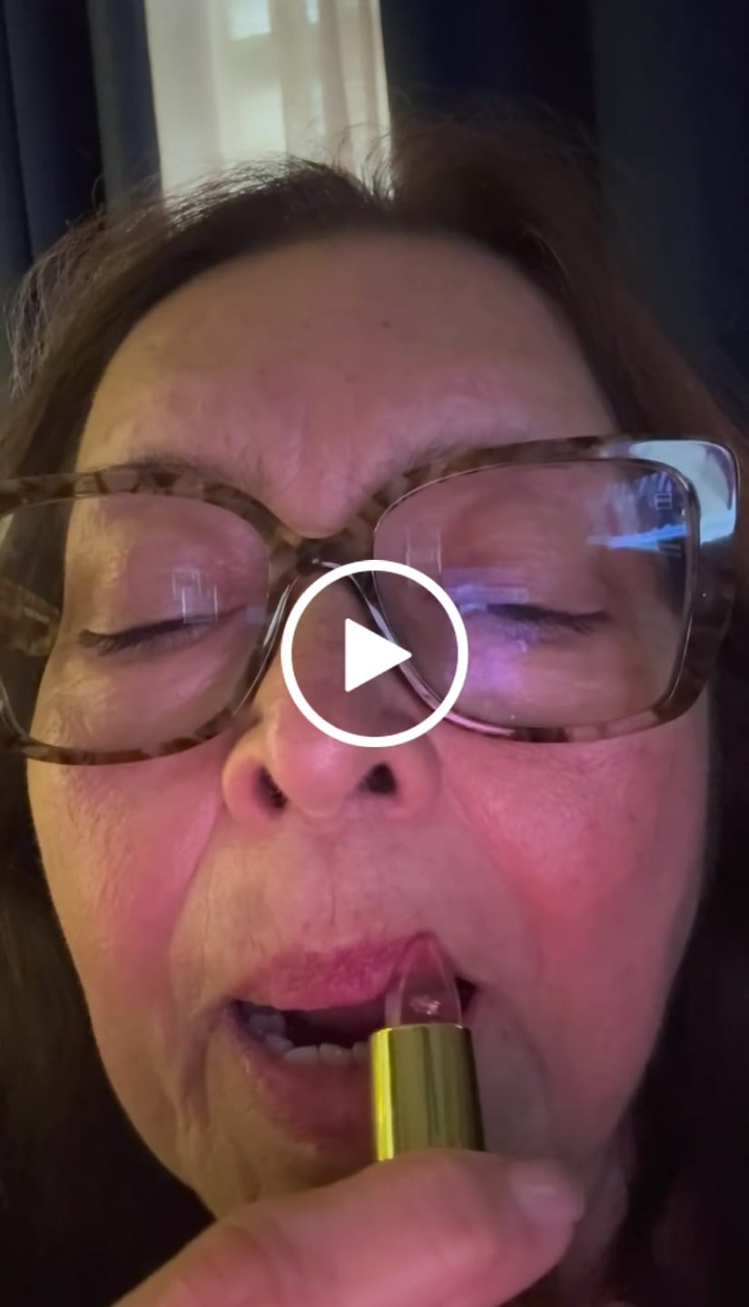 Customer video review of OC | Labial que realza tu tono perfecto