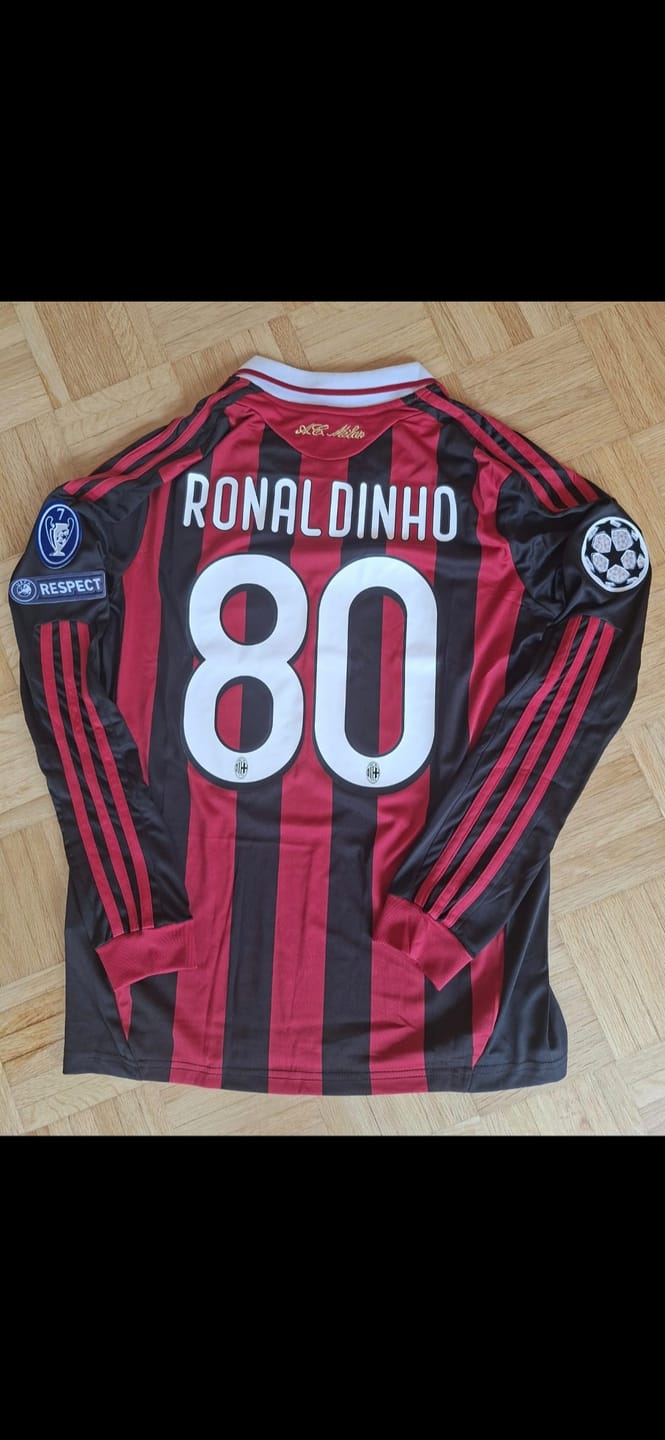 Customer photo review of Ronaldinho Milan 2009 2011 Retro Long Sleeve Jersey Maillot Trikot Maglia