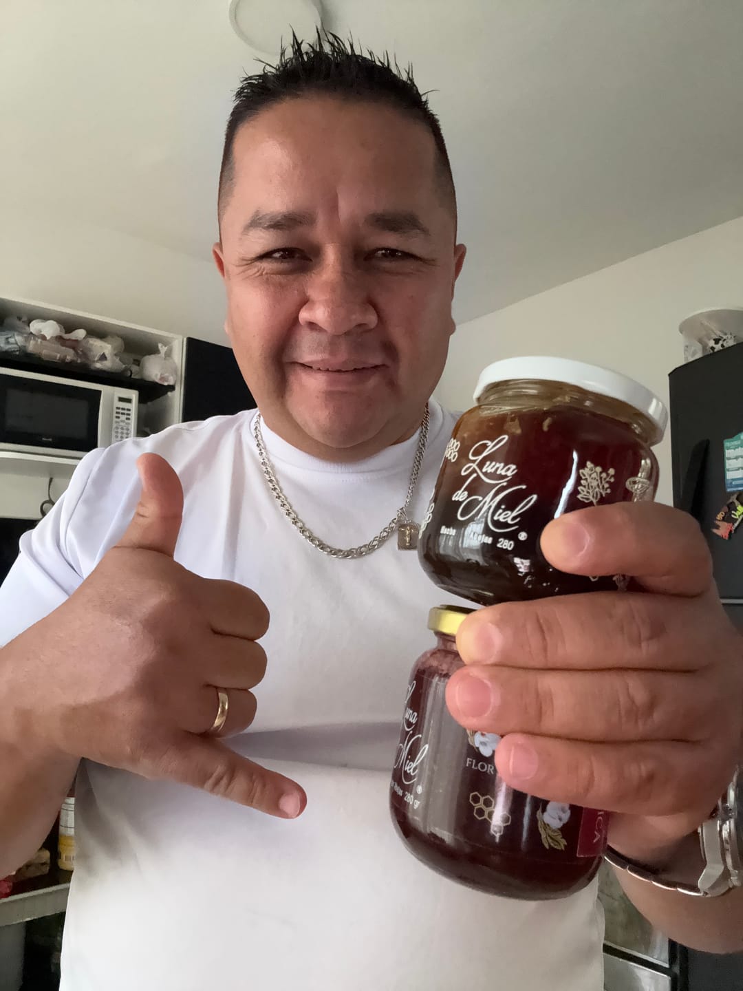 Customer photo review of miel con panal de abejas