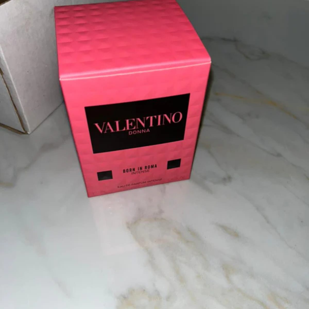Customer photo review of Valentino - Born In Roma Intense (Eau de Parfum) | 100 ML