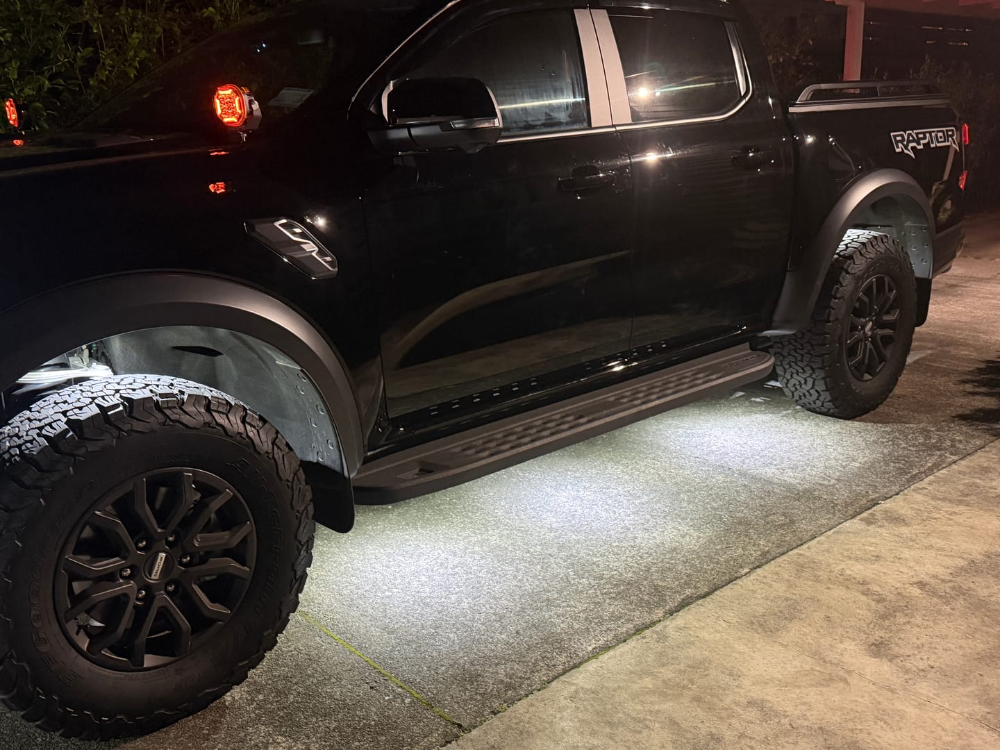 Customer photo review of CX6™ RGBW Rock Lights - 10 Pack