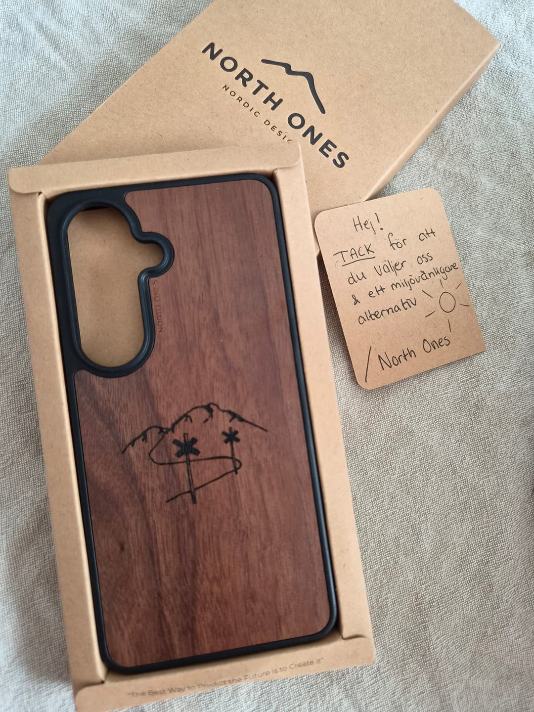 Customer photo review of Ledkryss | Valnöt