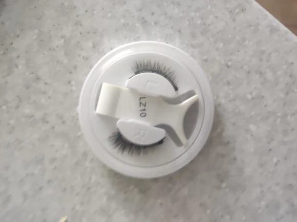 Customer photo review of Premium Magnet Wimpern