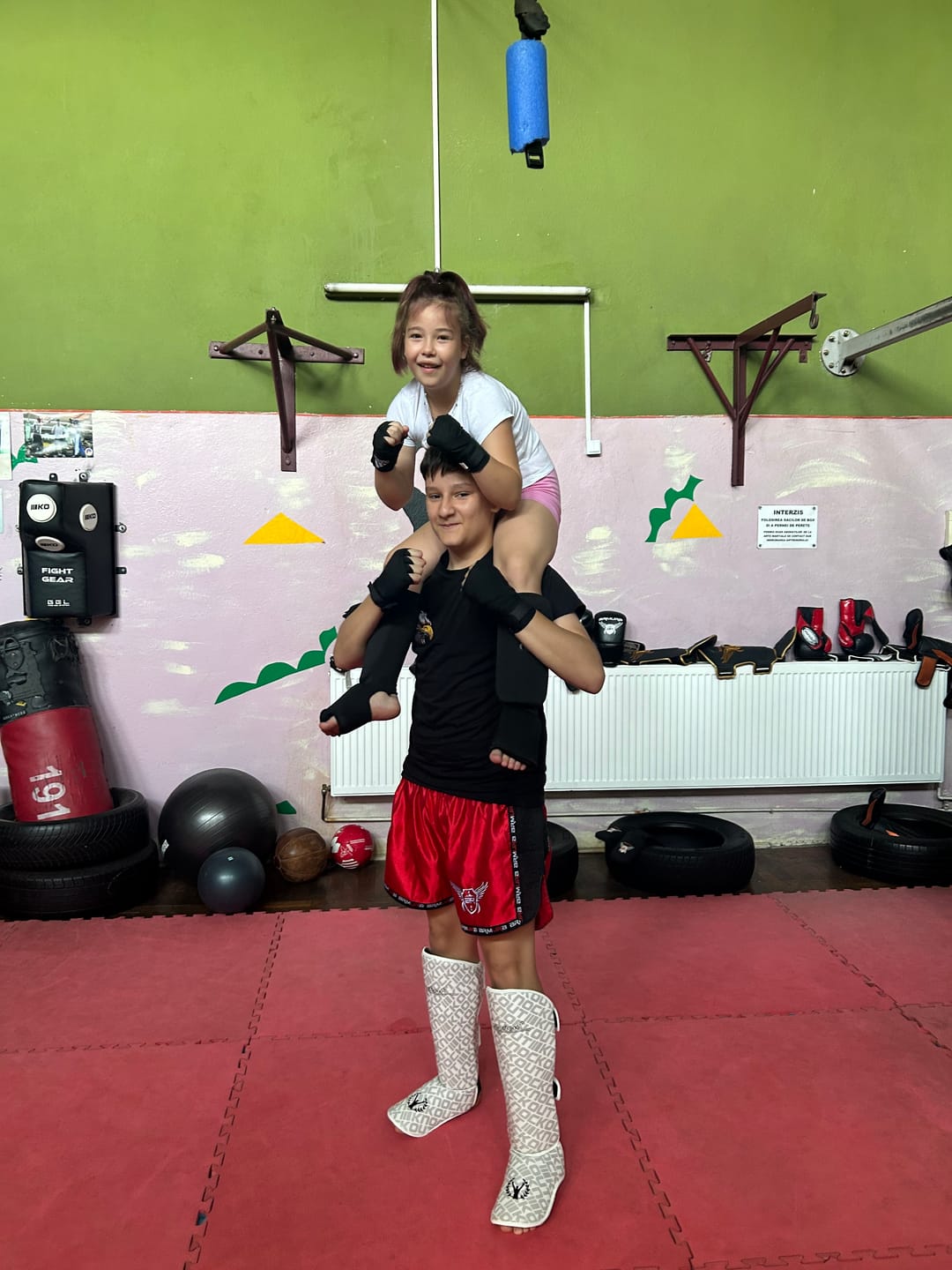 Customer photo review of Tibiere Kickbox Knockout Vice