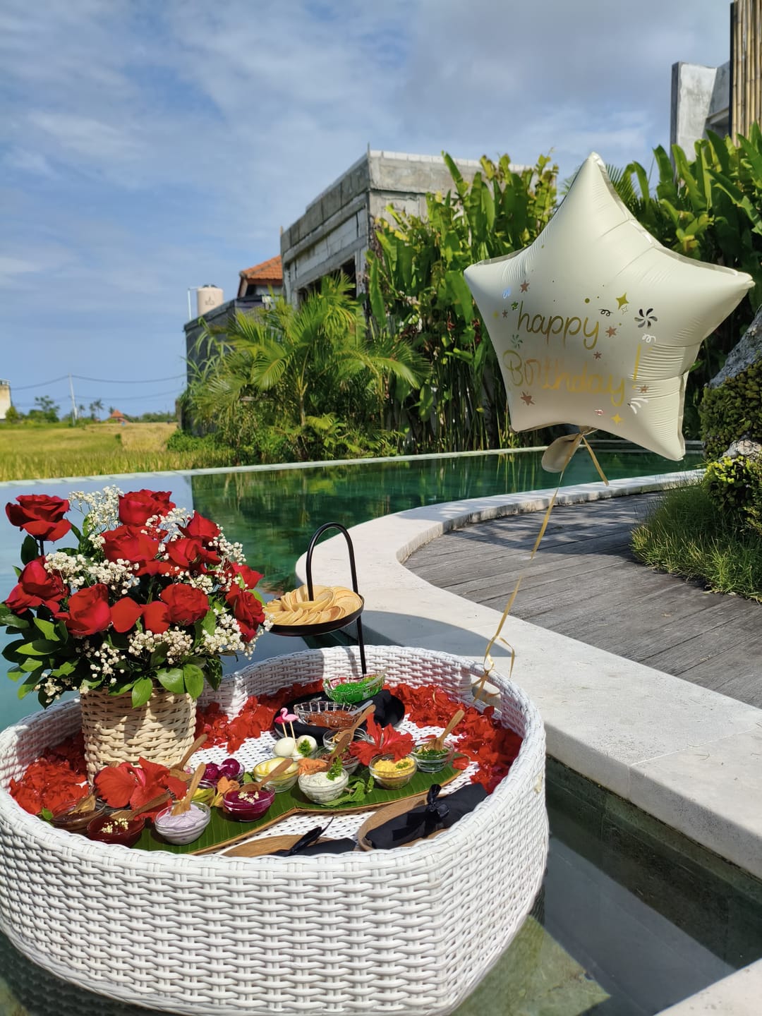 Customer photo review of 👑🍾 Luxury Floating Breakfast – Caviar & Blinis