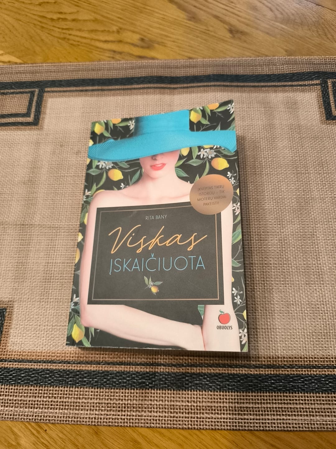 Customer photo review of Viskas įskaičiuota: tikrais įvykiais grįstas erotiškas pasakojimas apie tai, ką moterys iš tiesų veikia kurortuose