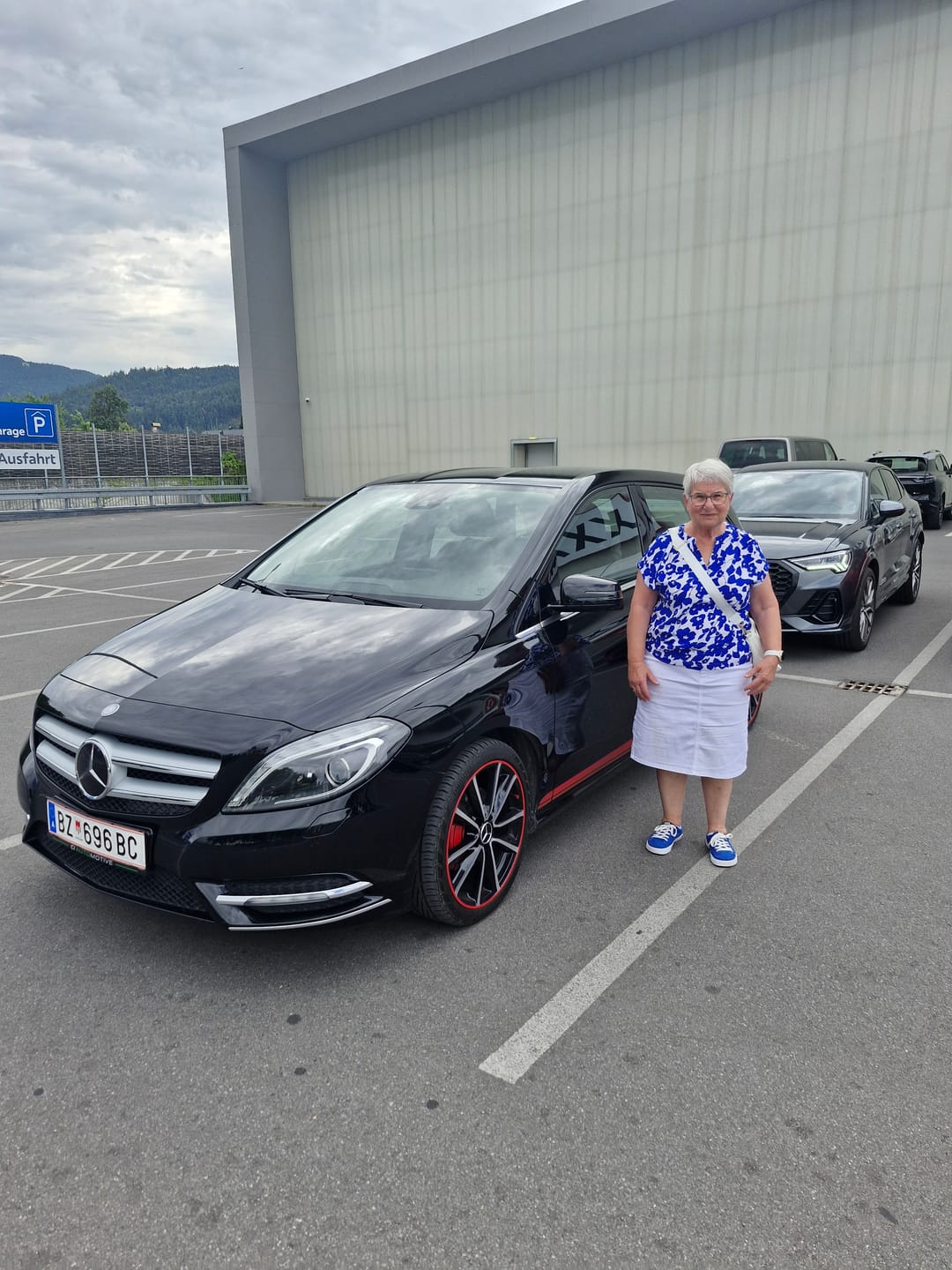 Customer photo review of Vienna Sneaker